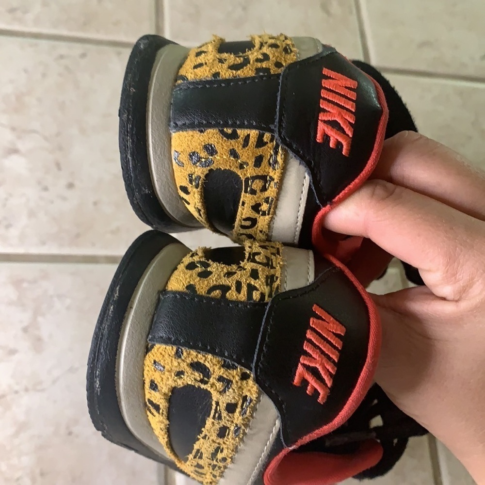 Nike - Picture 3 of 7